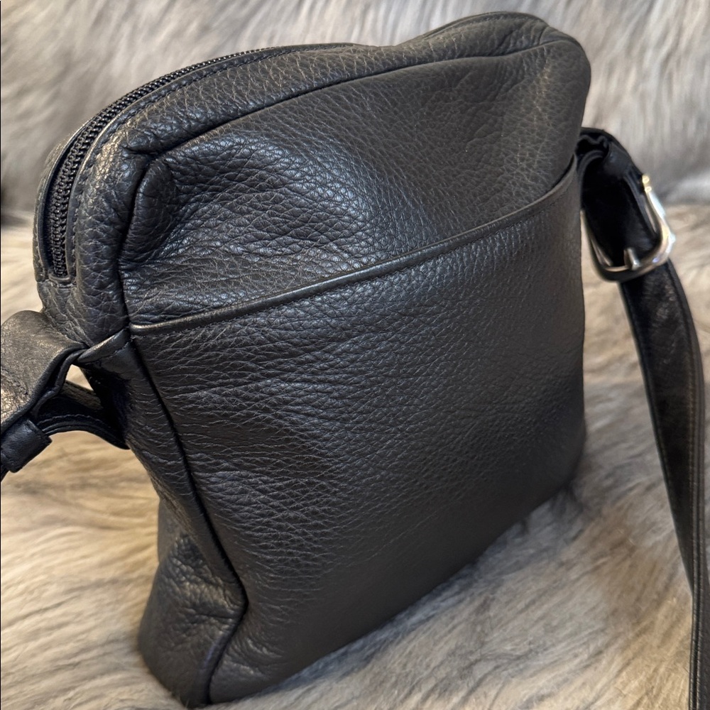Libaire Women's Black Leather Crossbody Bag - Picture 7 of 9